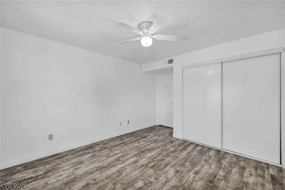 220 Mission Newport Lane 208 — photo 3 of 27
