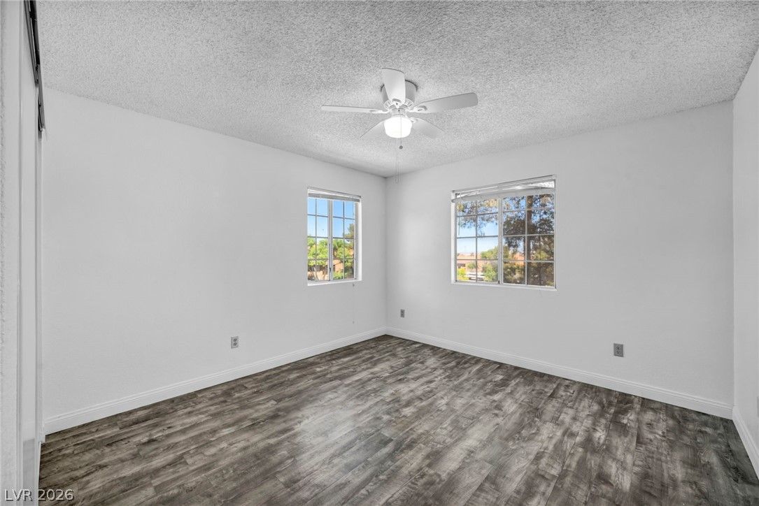 220 Mission Newport Lane 208 — photo 5 of 27
