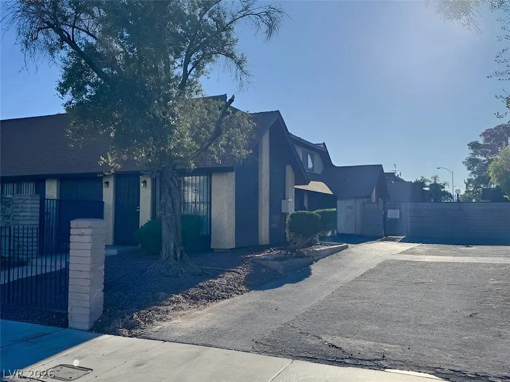 3181 Arville Street — photo 3