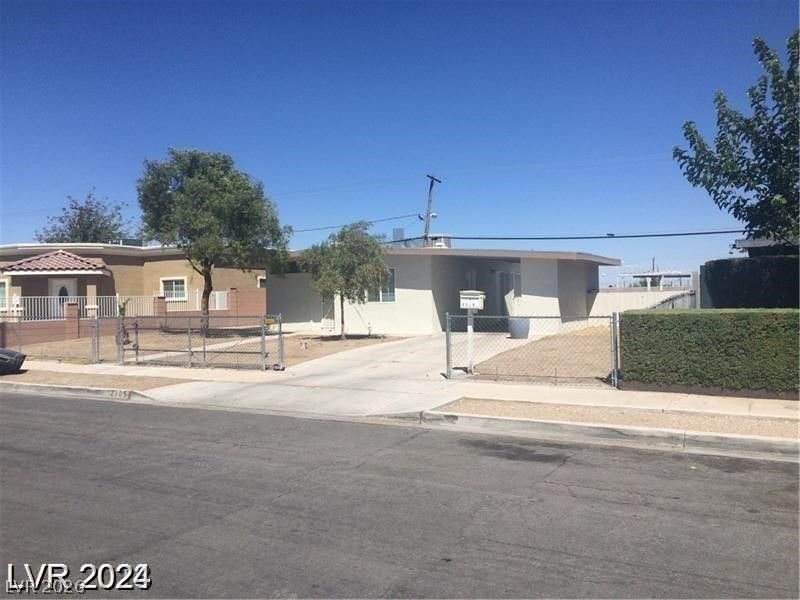 2705 Howard Drive — photo 4