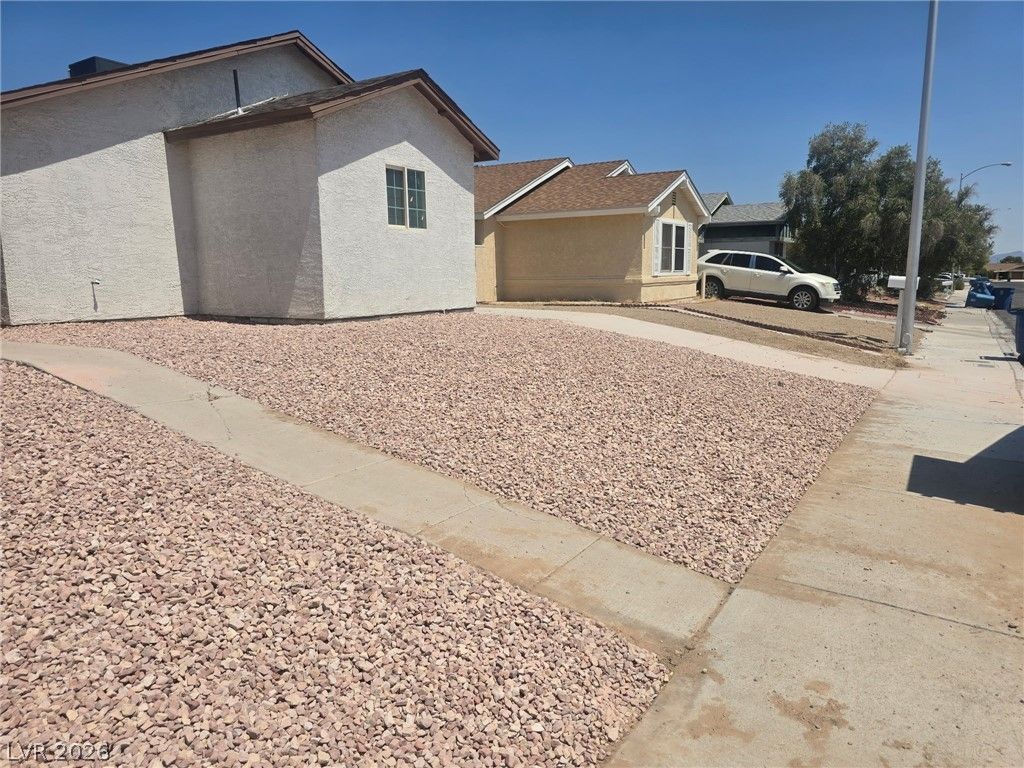 7324 Empress Drive — photo 3