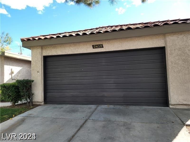 2459 Domingo Street — photo 4