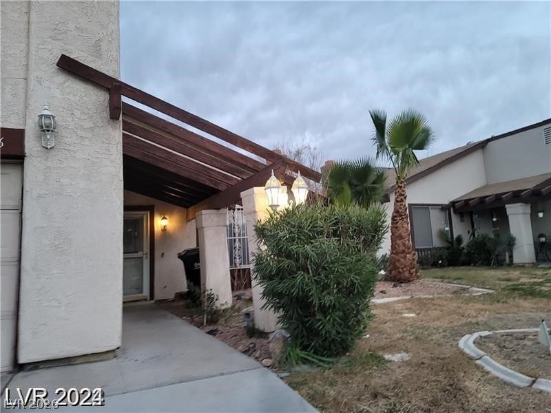 4766 South Mojave Road — photo 2