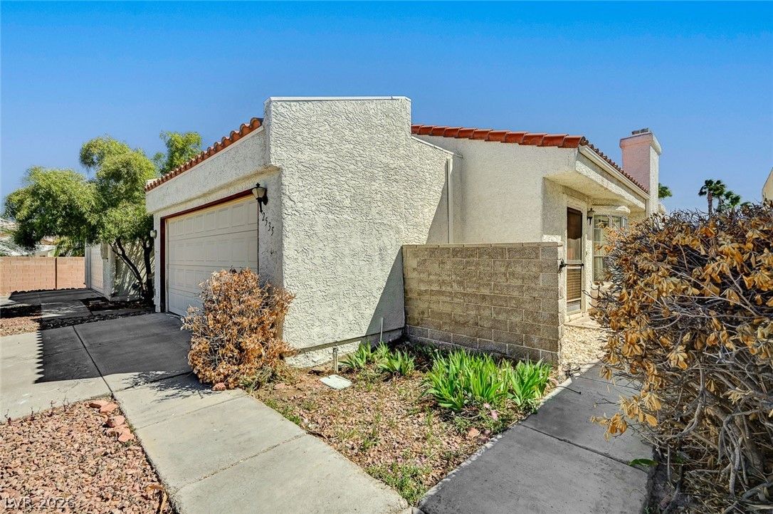 2535 Castlesands Way — photo 3 of 24