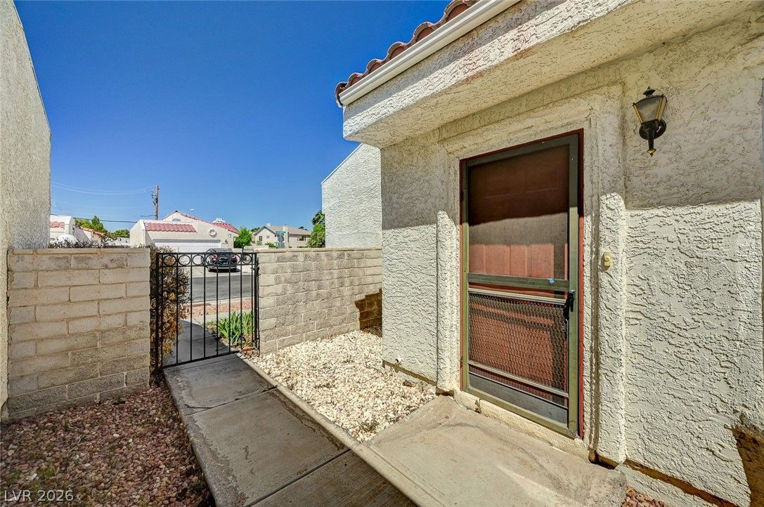 2535 Castlesands Way — photo 5 of 24