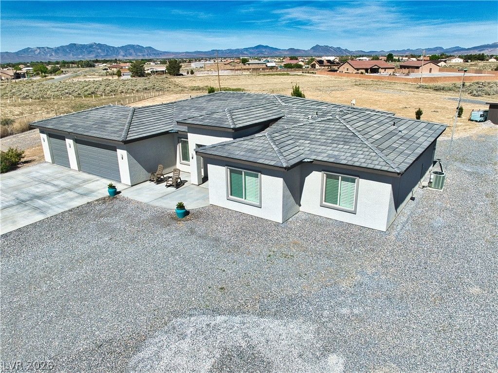 2610 Banyon Street — photo 2