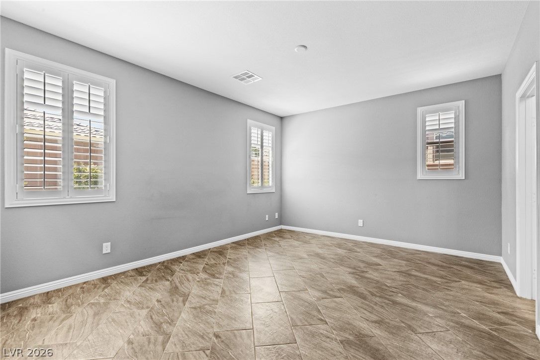 9257 Valley Betica Avenue — photo 3