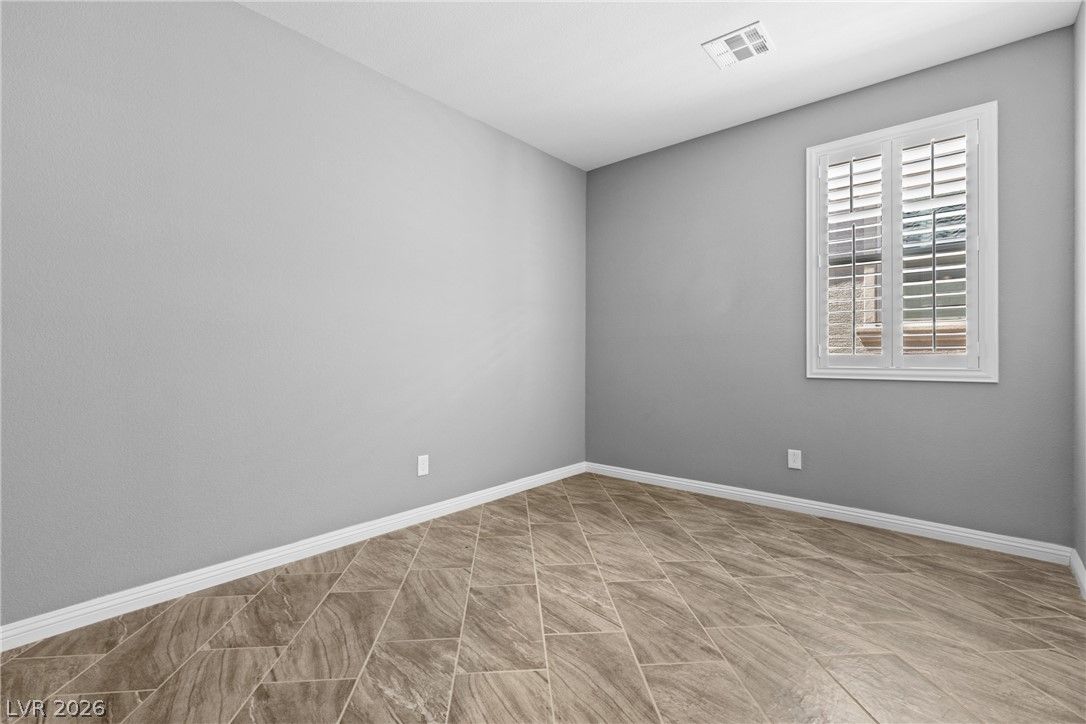 9257 Valley Betica Avenue — photo 5