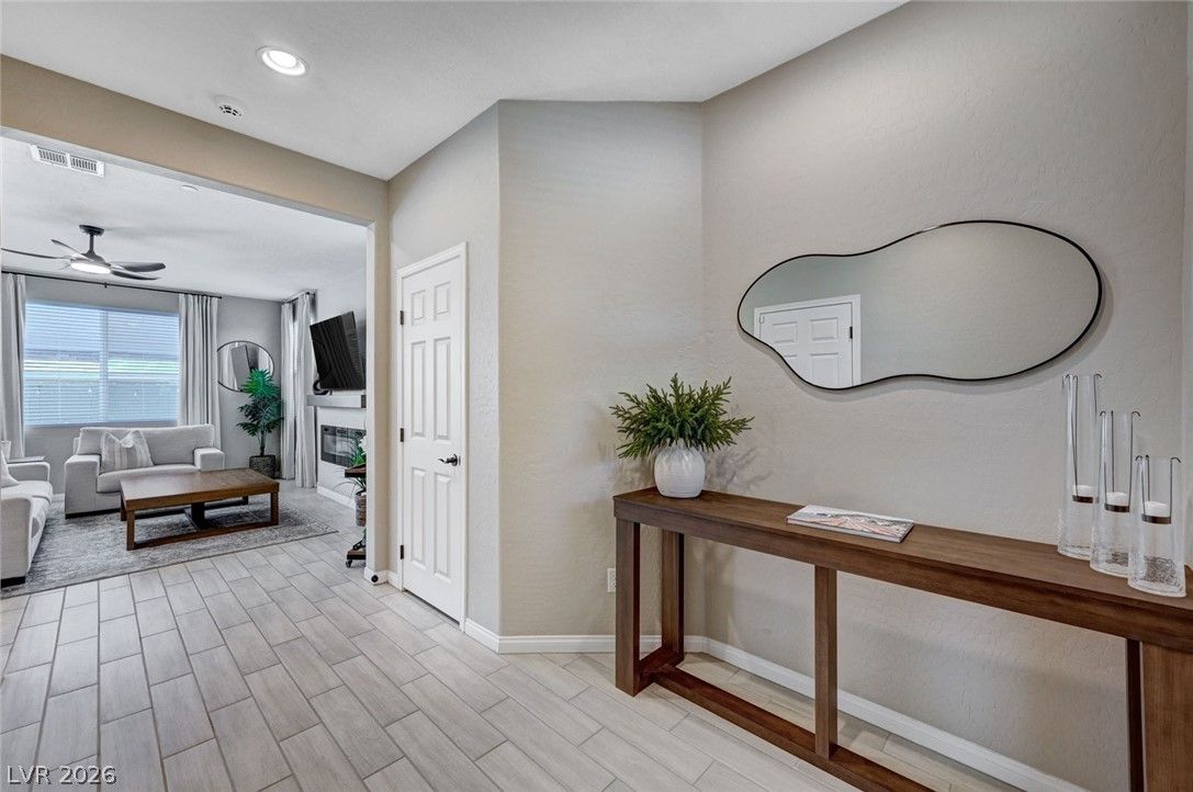 372 Silva Place — photo 3