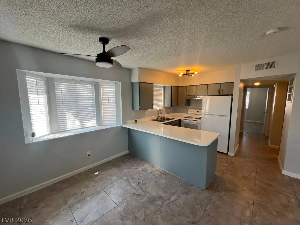 5662 East Lake Mead Boulevard A — photo 3