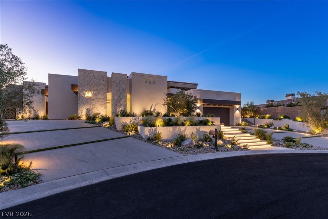 24 Pebble Hills Court — photo 2