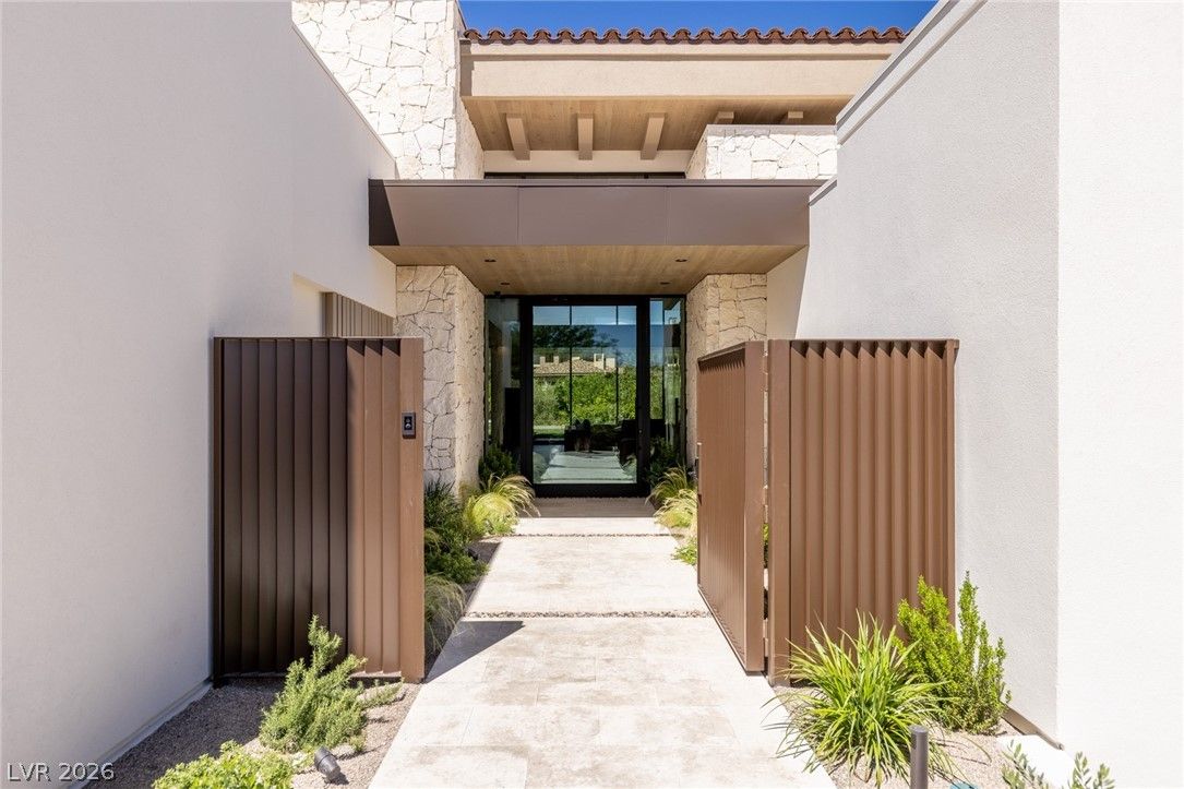 24 Pebble Hills Court — photo 5