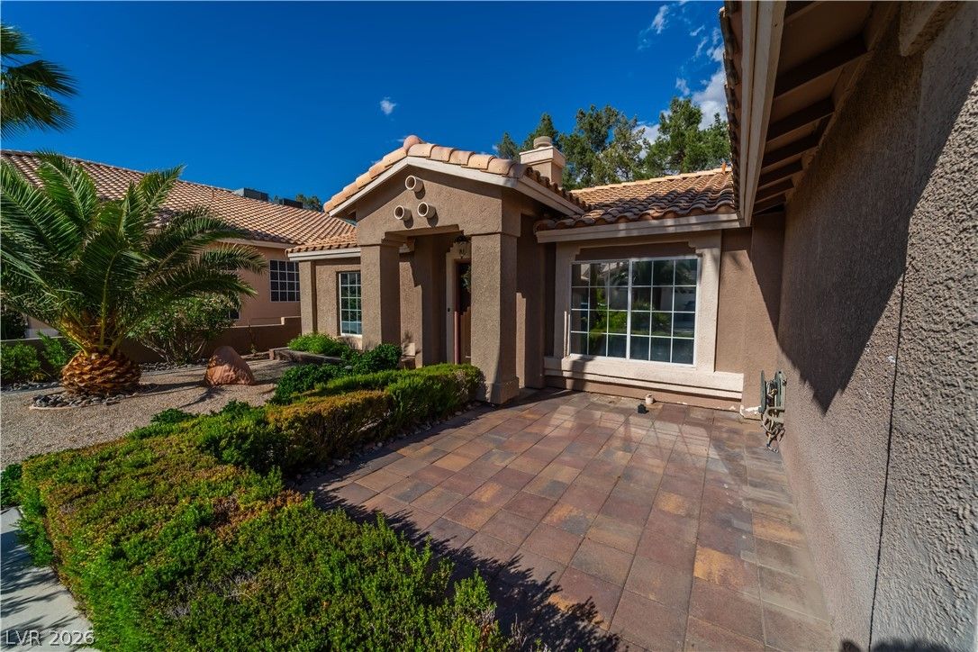 906 Sitting Bull Drive — photo 2