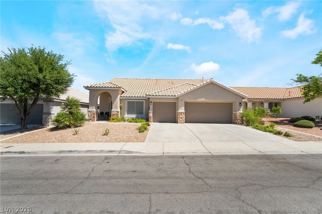 686 Pansy Place — photo 3
