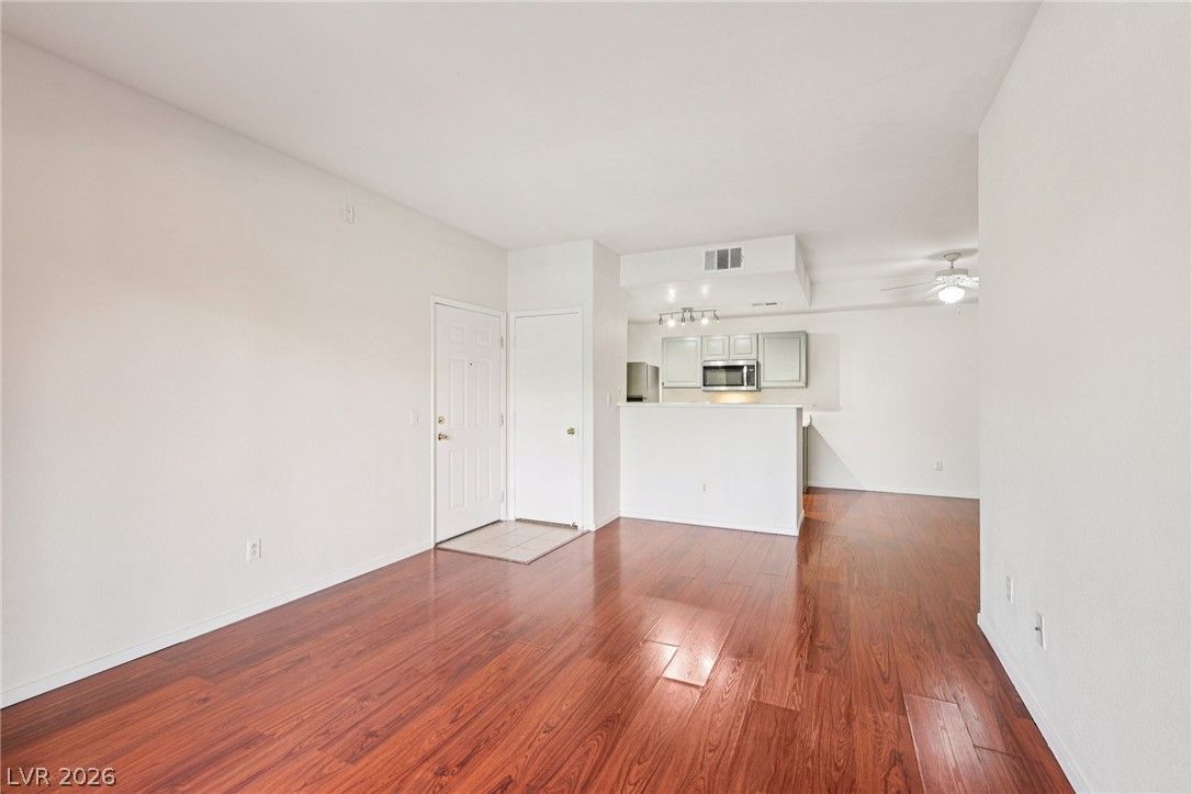 8250 North Grand Canyon Drive 2034 — photo 4
