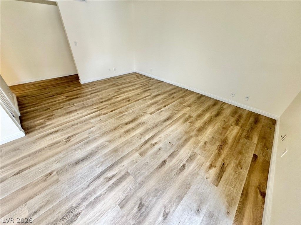 5422 River Glen Drive 377 — photo 5