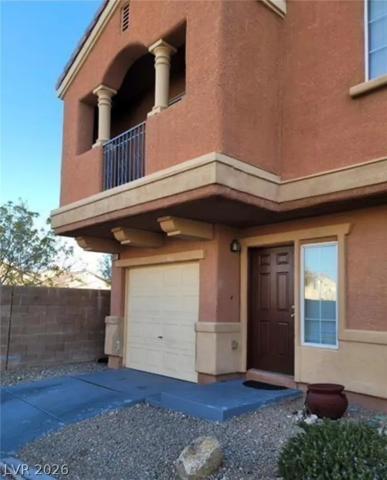 9402 Crimson Sky Street — photo 4