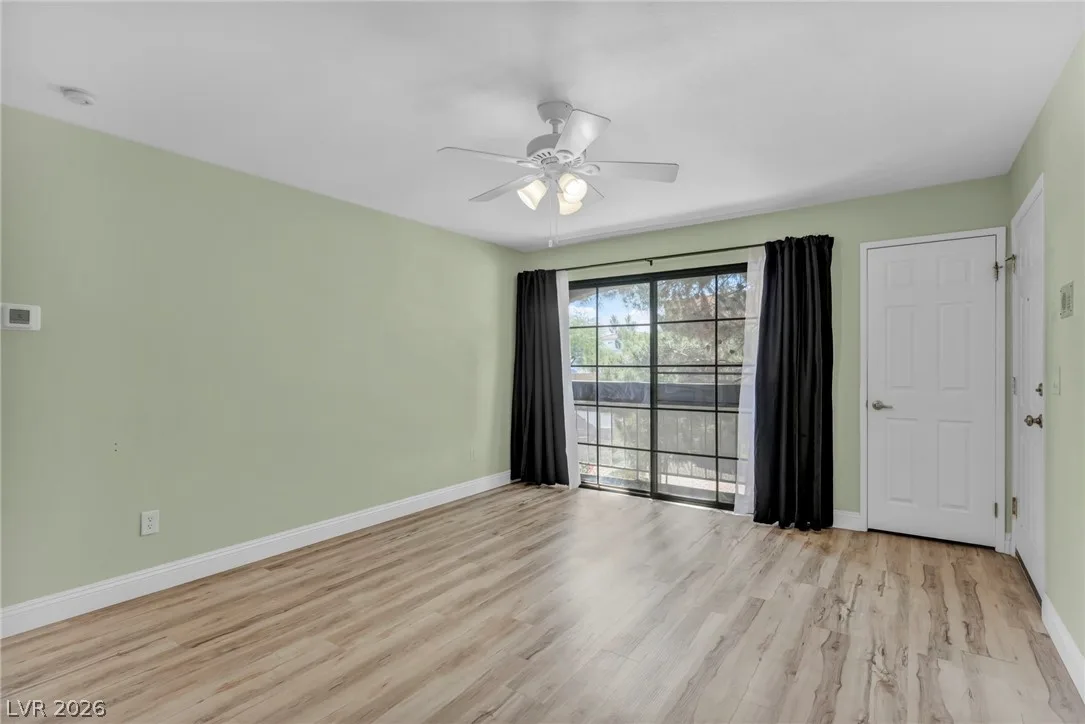 5118 South Jones Boulevard 206 — photo 5