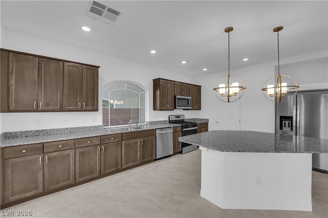 6142 Kelson Creek Court — photo 3 of 39