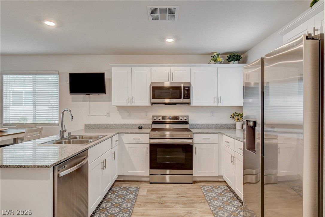 2872 Atomic Tangerine Way 4 — photo 5 of 34