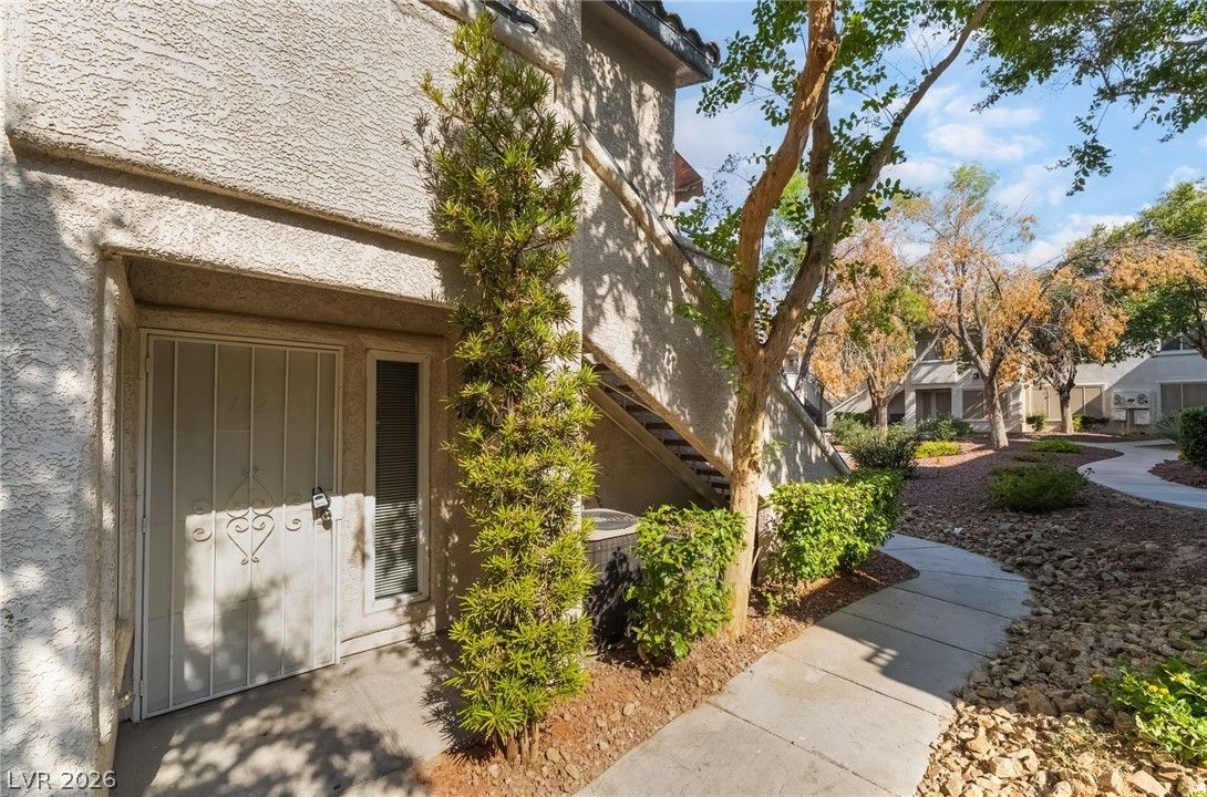 3160 Tarpon Drive 102 — photo 2 of 35