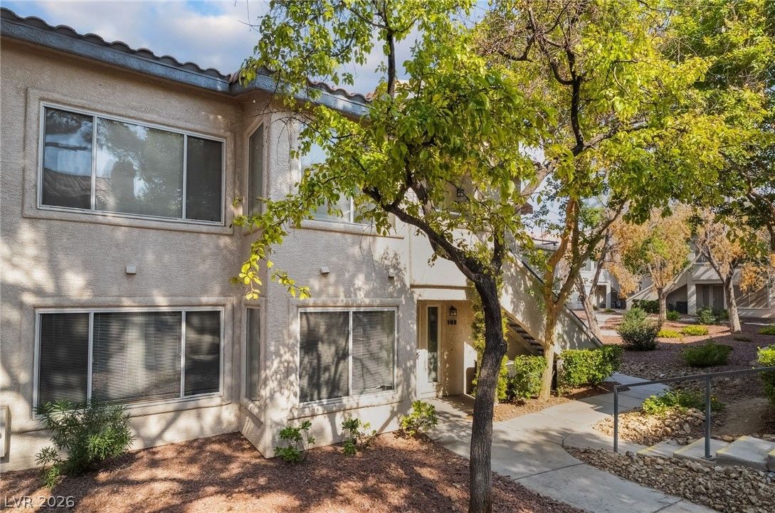 3160 Tarpon Drive 102 — photo 3 of 35