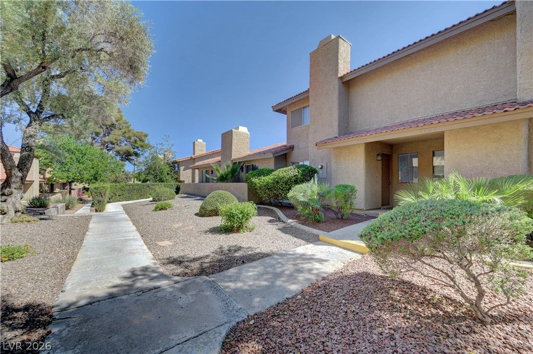 3368 Reka Street — photo 3 of 43