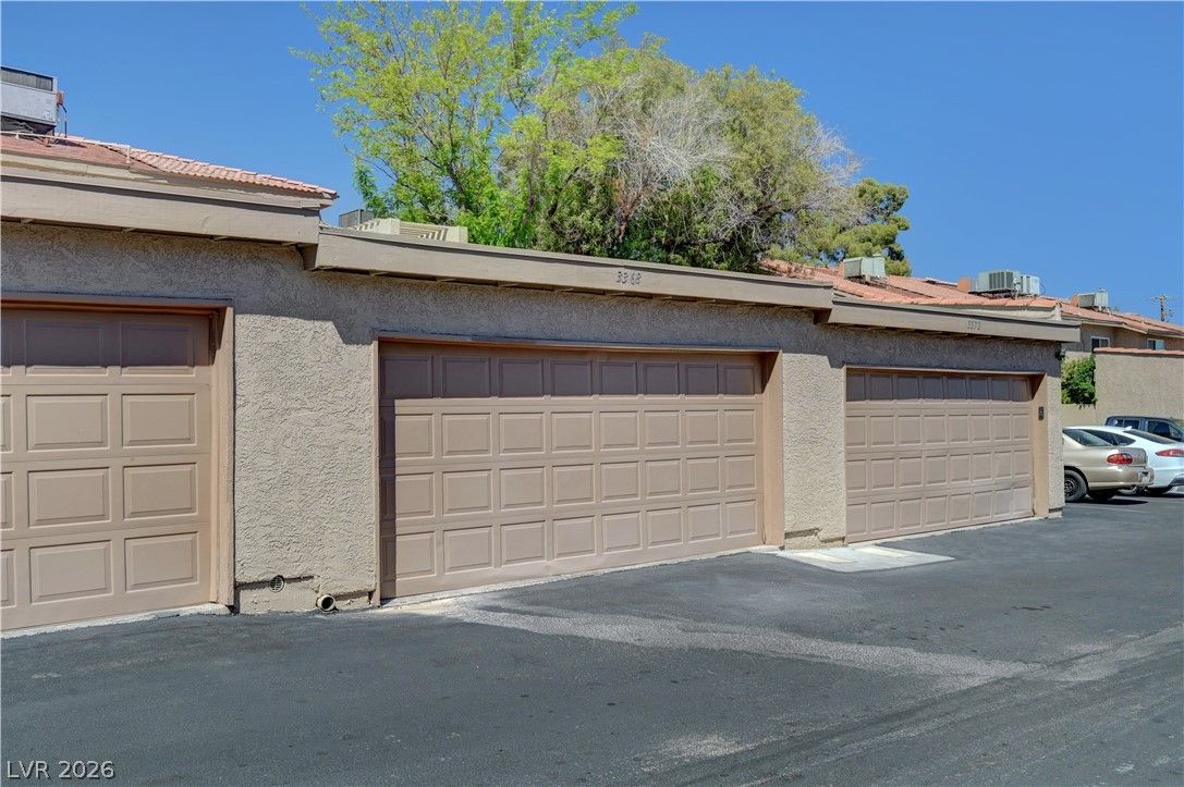 3368 Reka Street — photo 5 of 43