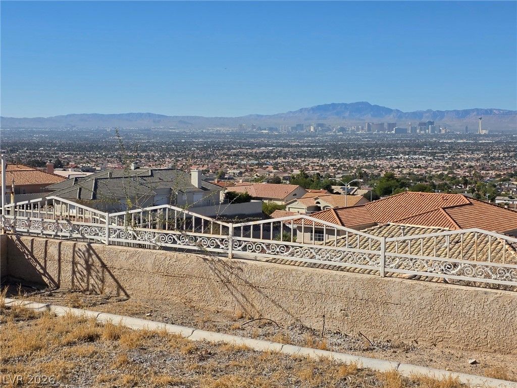 1931 Claudine Drive — photo 3