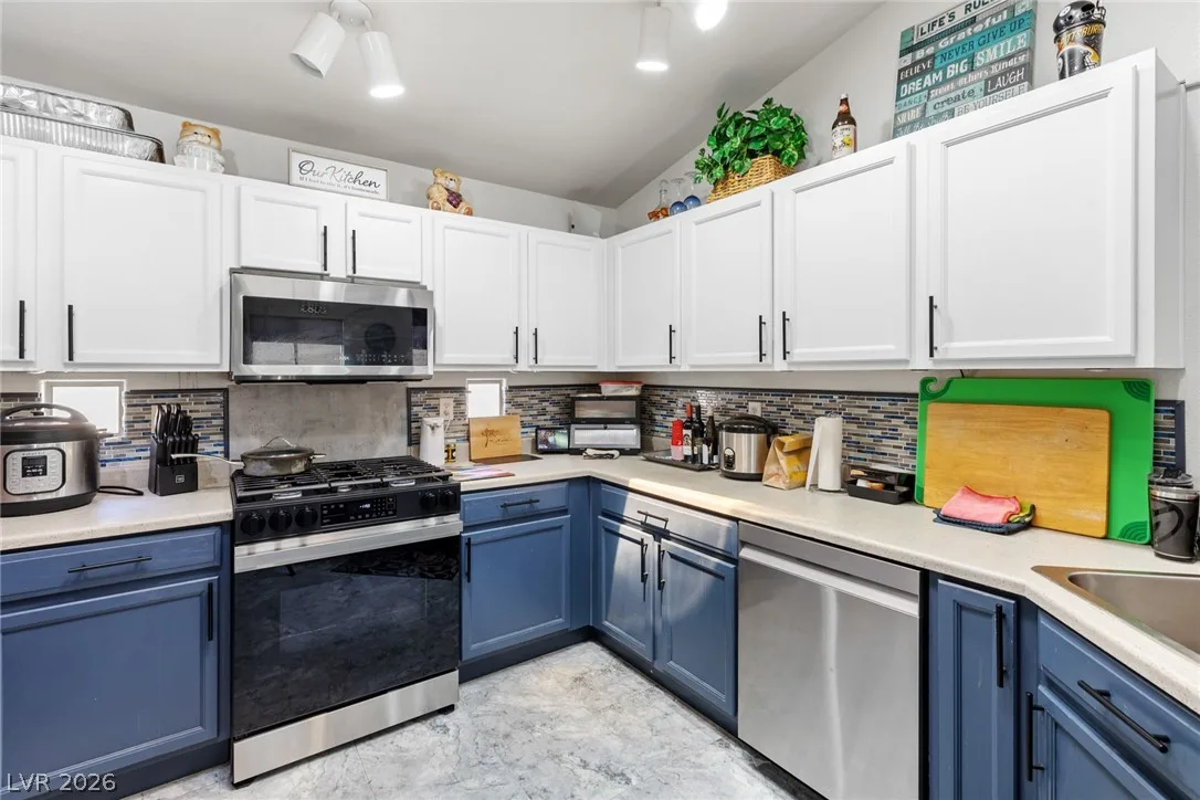 5682 Mahogany Run Place — photo 2