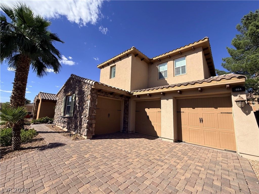 464 Via Palermo Drive — photo 3
