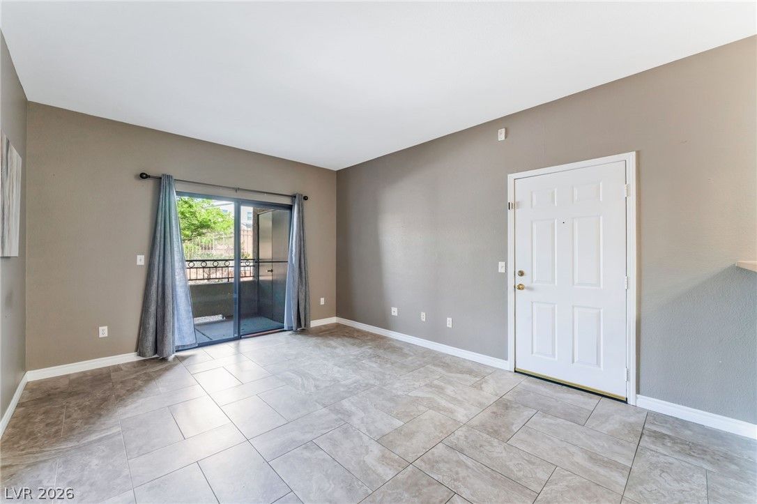 8250 North Grand Canyon Drive 1186 — photo 4