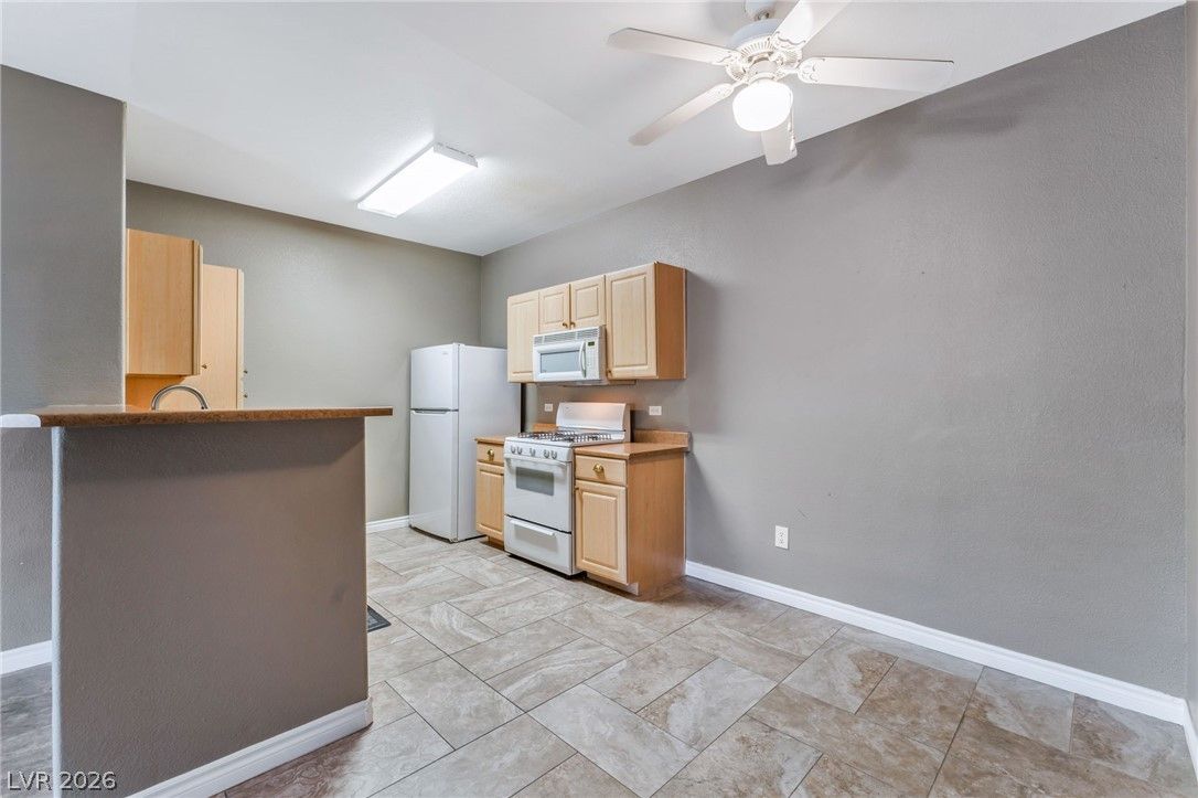 8250 North Grand Canyon Drive 1186 — photo 5