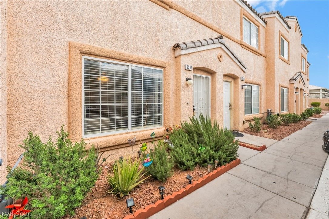 2207 Sleepy Court — photo 2