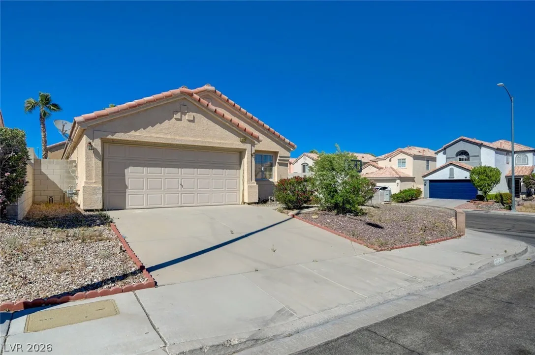 9124 Green Frost Drive — photo 2