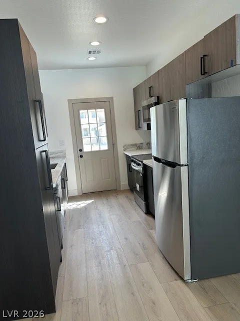 1100 South Hall Avenue 3 — photo 3