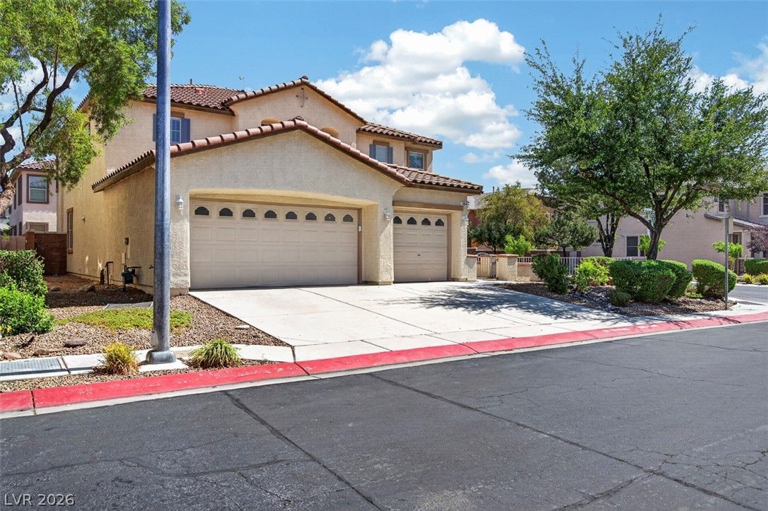 304 Raptors View Avenue — photo 3