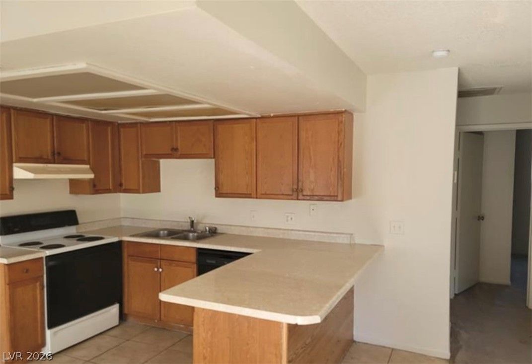 4300 North Lamont Street 232 — photo 3 of 37