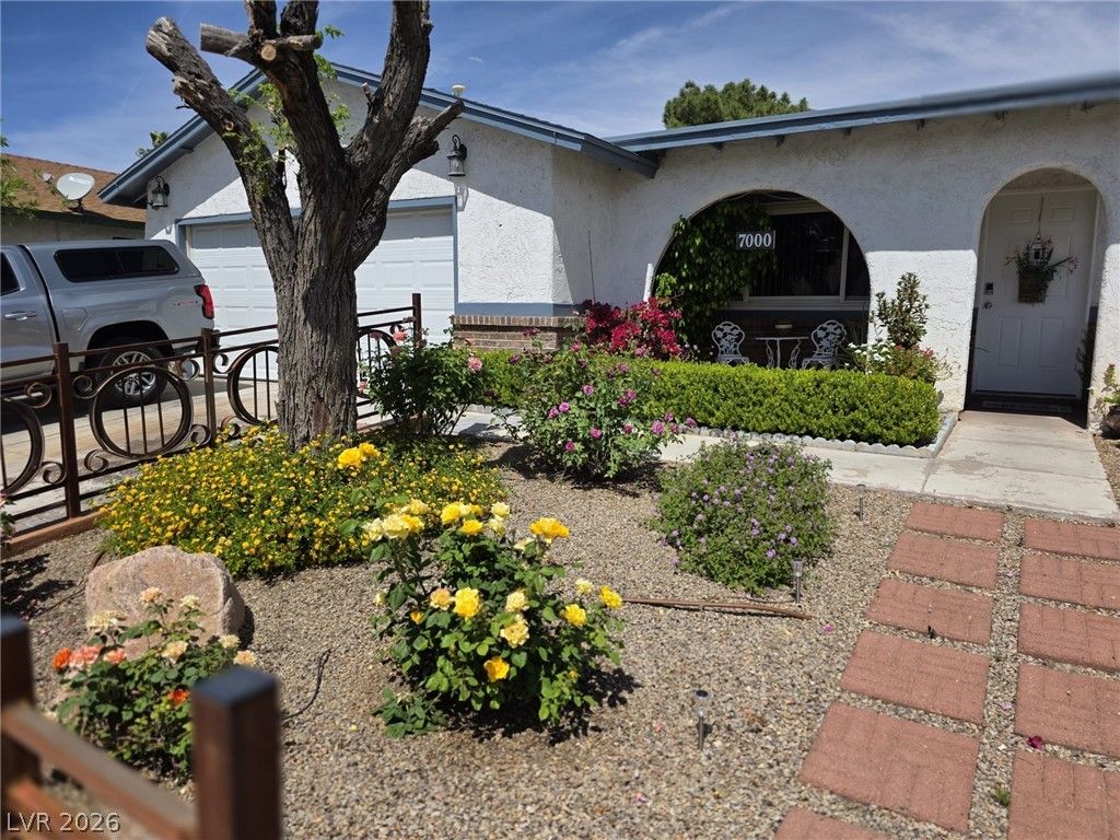 7000 Carrondale Way — photo 1