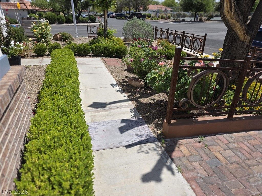 7000 Carrondale Way — photo 2