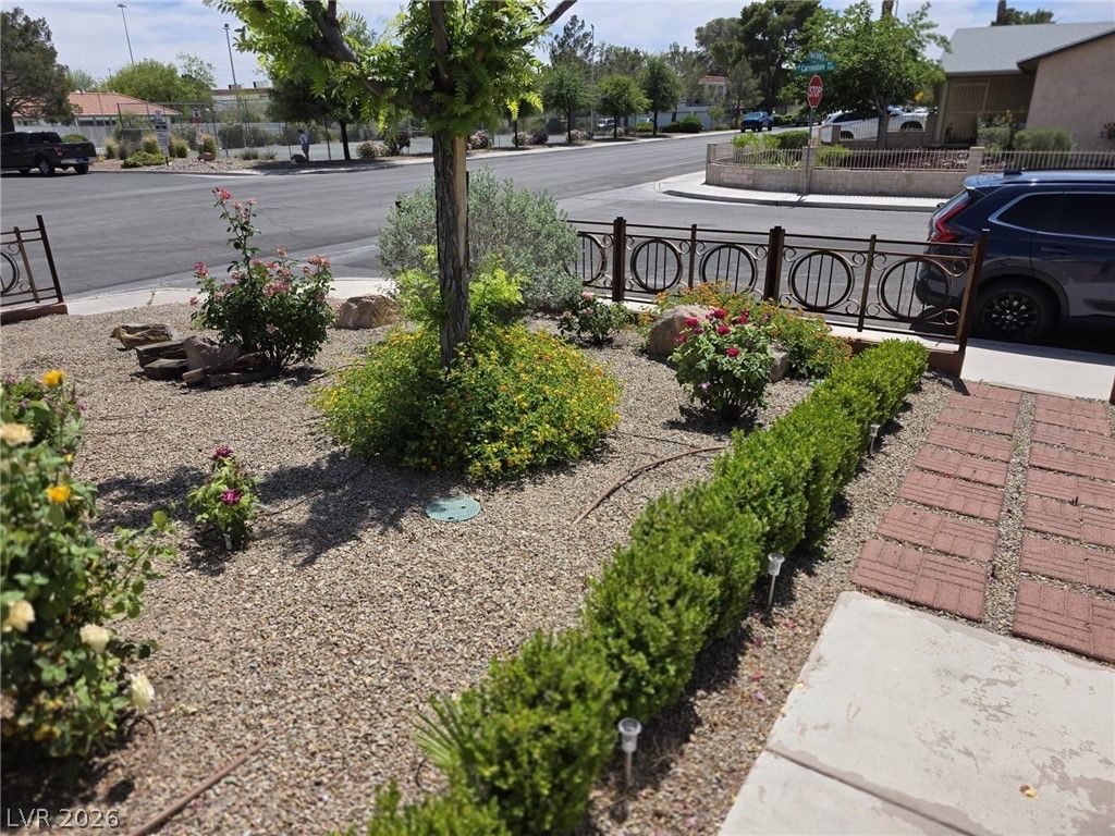 7000 Carrondale Way — photo 3