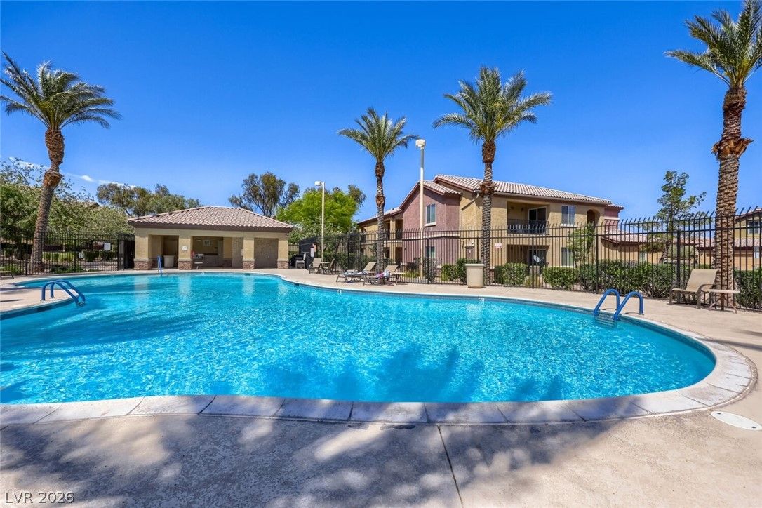 6868 Sky Pointe Drive 2064 — photo 2