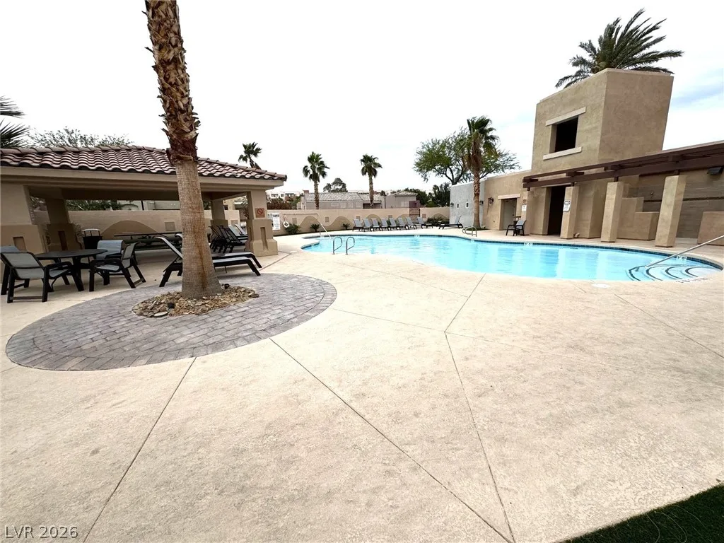 9172 Long Island Street — photo 3