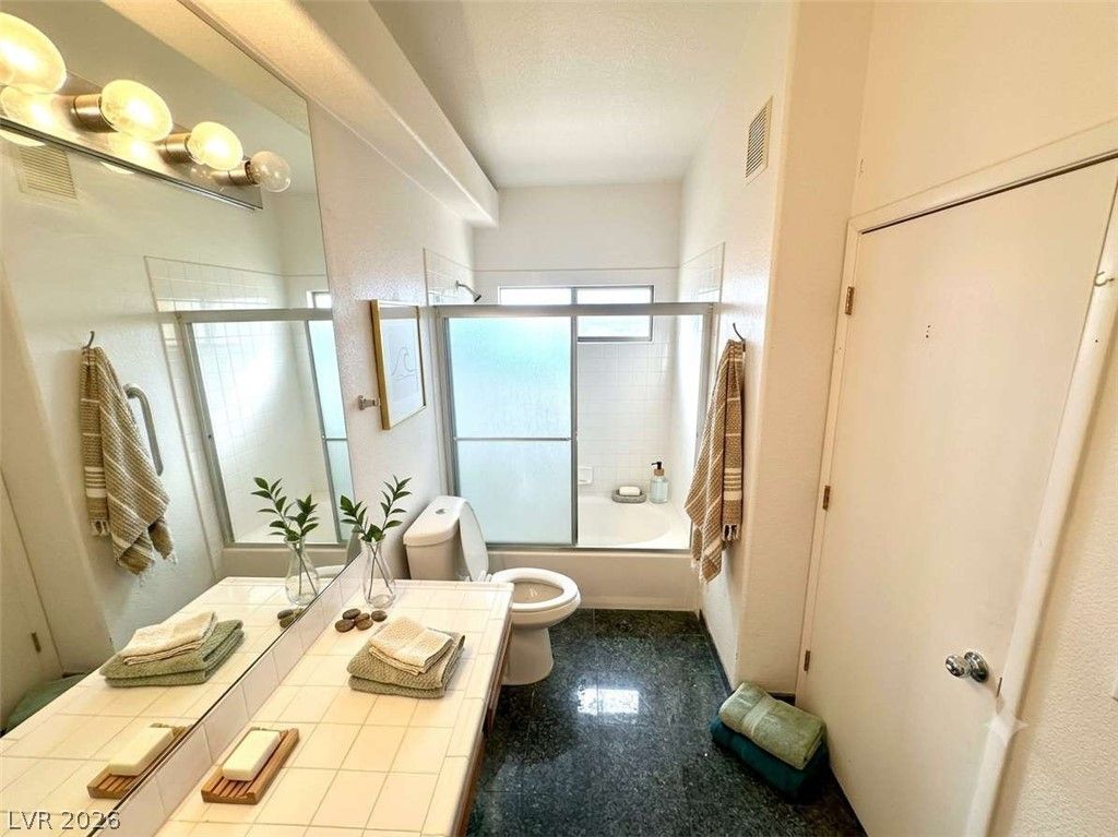 2050 North Los Feliz Street 143 — photo 4