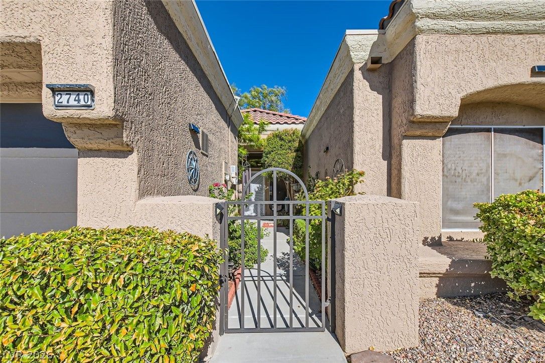 2740 Desert Crystal Drive 0 — photo 4
