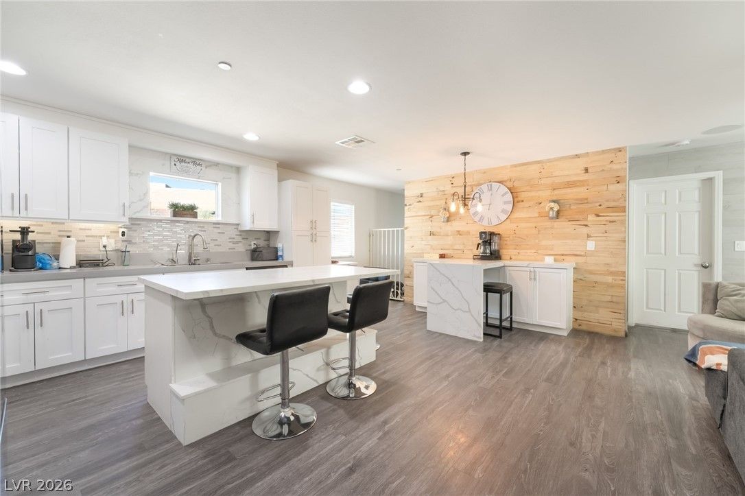 878 West Lake Mead Boulevard — photo 4
