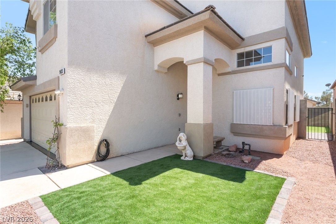 9433 Oxford Wine Court — photo 3 of 42
