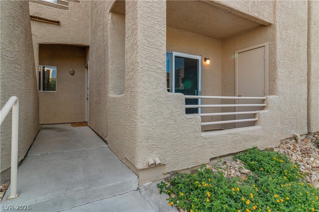2243 Aspen Mirror Way 102 — photo 3