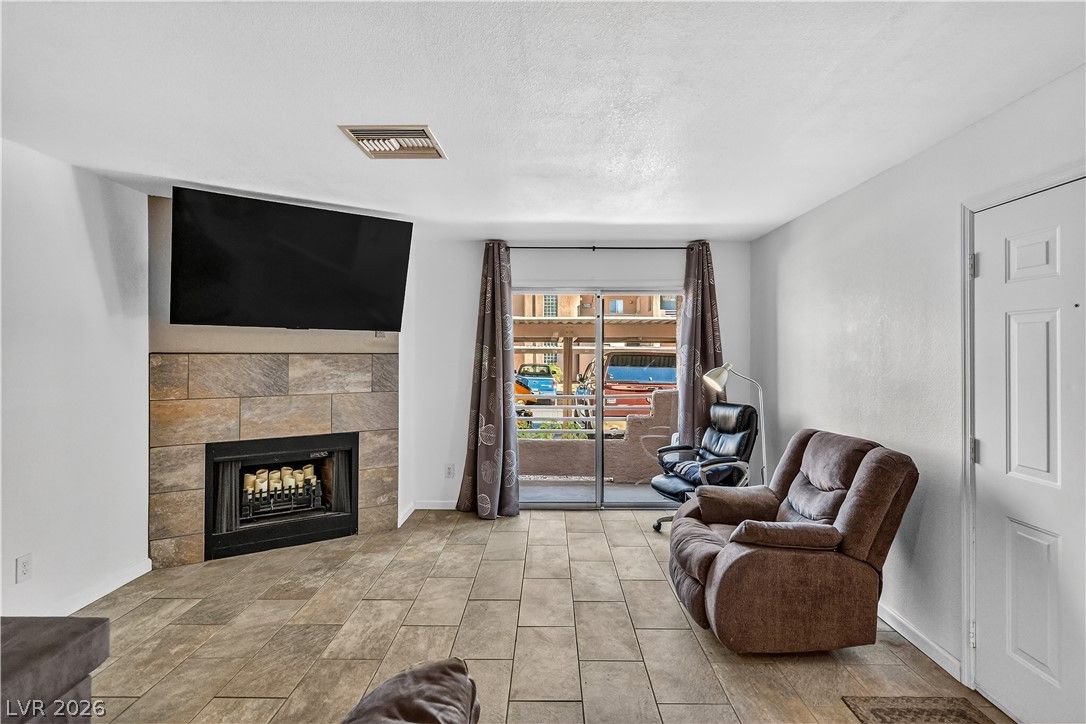 2232 Aspen Mirror Way 102 — photo 5