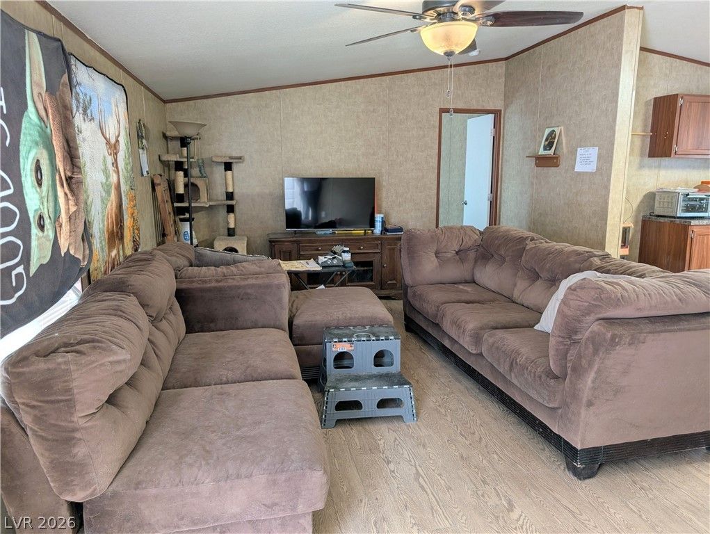 944 Holt Avenue — photo 4